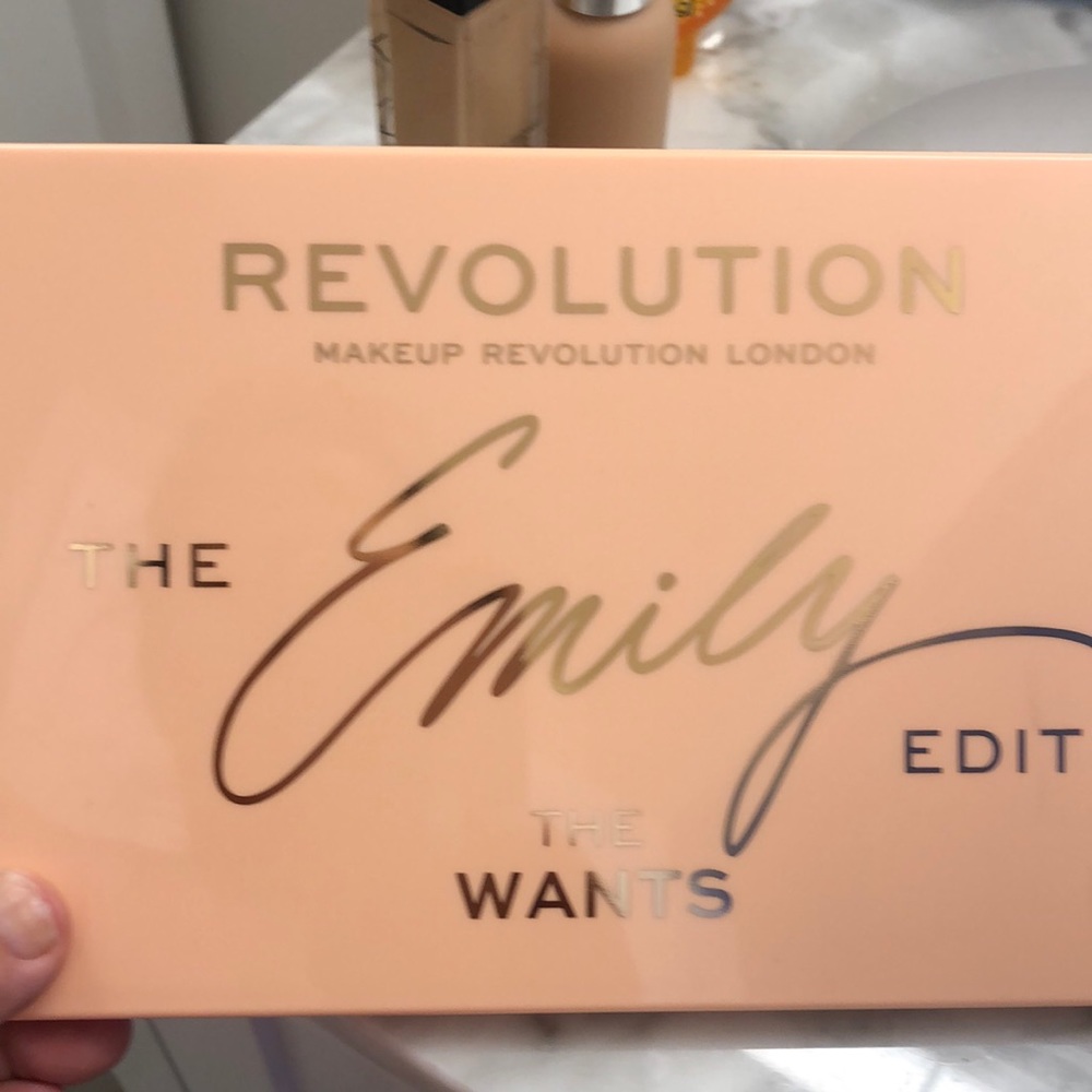 Makeup Revolution Emily palette